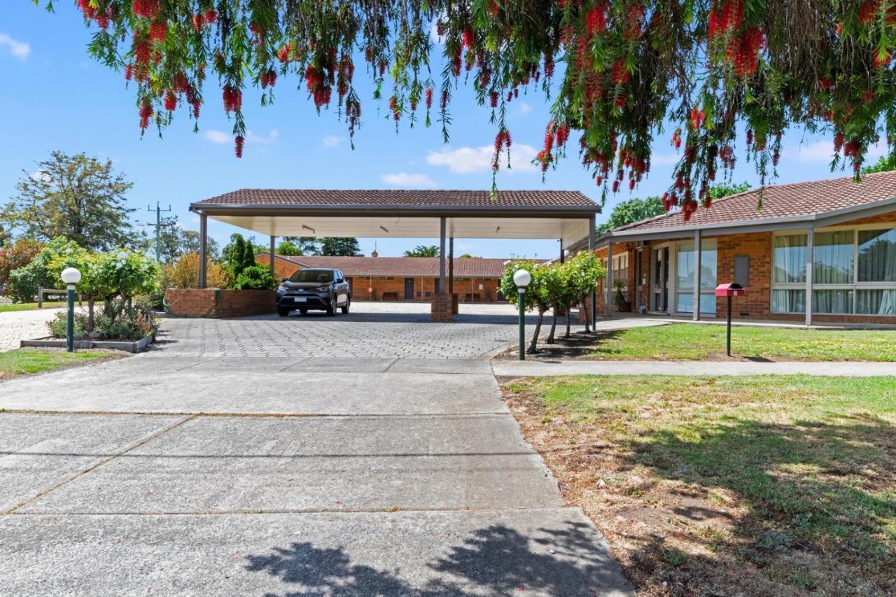 Broadford Sugarloaf Motel Bagian luar foto